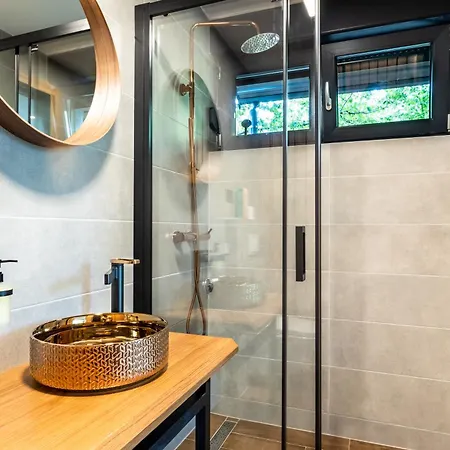Tree Elements Treehouse Retreat Apartment Slunj Exterior photo