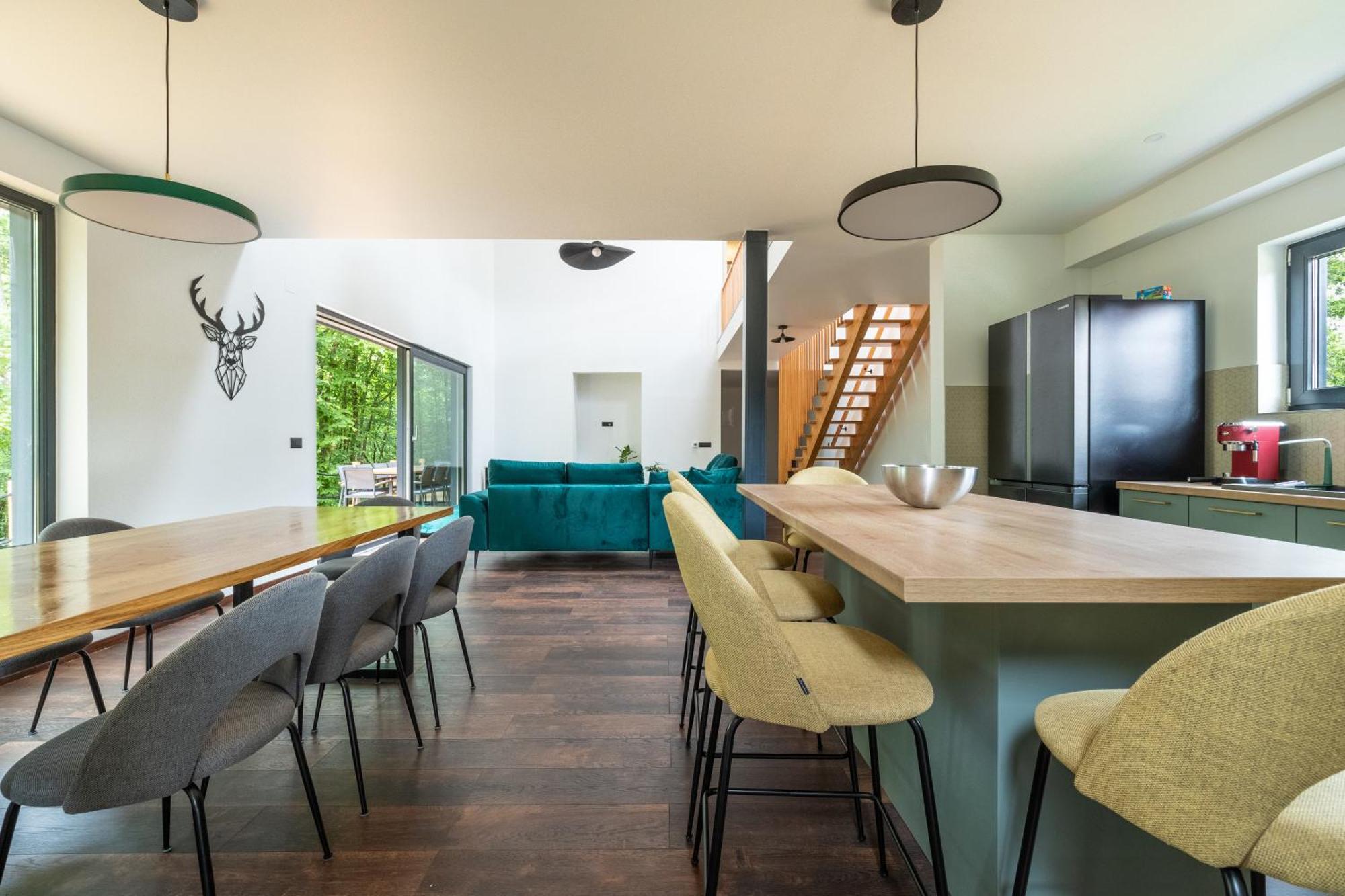 Apartment Tree Elements Treehouse Retreat