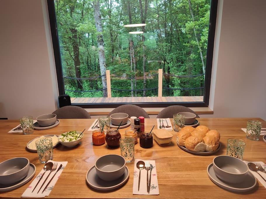 Tree Elements Treehouse Retreat Apartment